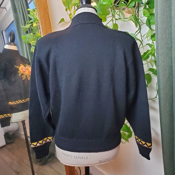 RARE | René Derhy Vintage 90s Embroidered Flower Wool Blend Sweater (Size M) - Picture 5 of 9